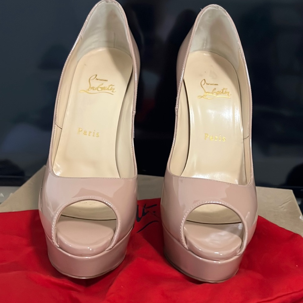 Christian Louboutin Lady Peep 39